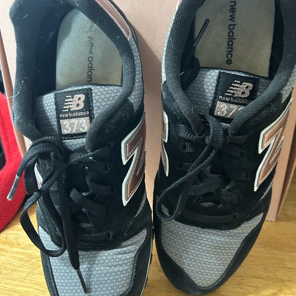 New Balance Black and Gray Ankle Boots - Picture 2 of 2